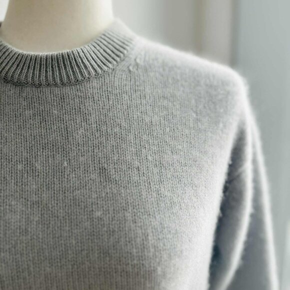 Wilfred Ice Blue Pure Cashmere Crewneck Sweater with Ribbed Hem – US XS - Picture 9 of 10